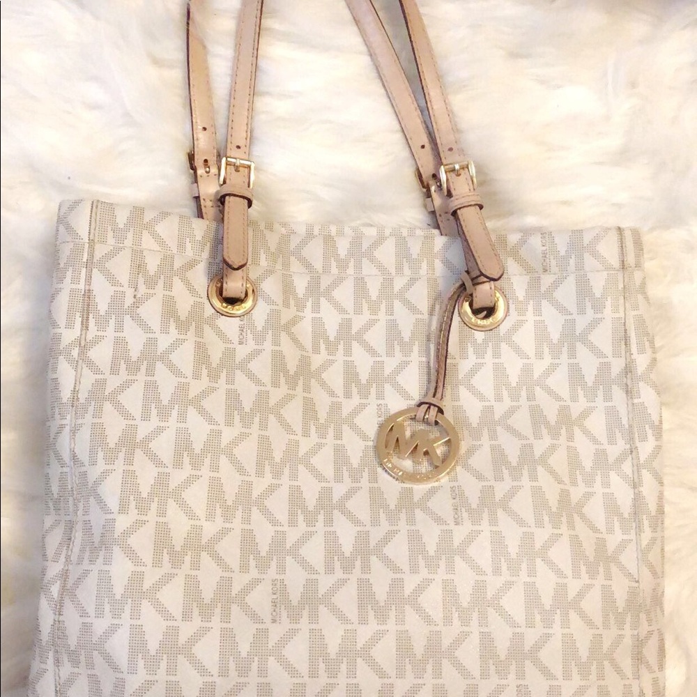 Michael kors purse ! Trade - Picture 2 of 4